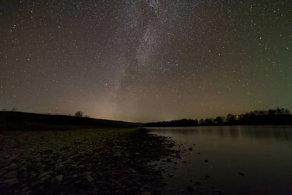 Paisaje Pacífico Por Noche Larga Exposición Disparo Guijarros Ribereña Árboles —  Fotos de Stock