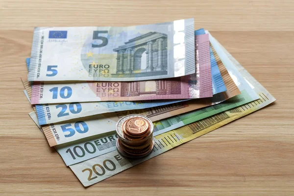 Rozmieszczonym Stos Banknotów Euro Bills Walut Dziesięć Dwadzieścia Jeden Dwa — Zdjęcie stockowe