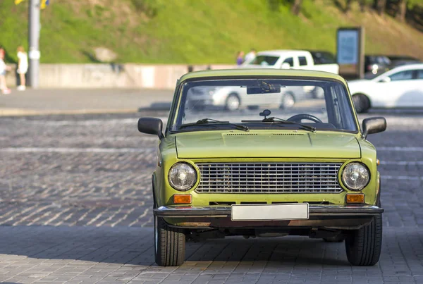 Front View Old Russian Classic Car City Street Car Front — Stock Photo, Image