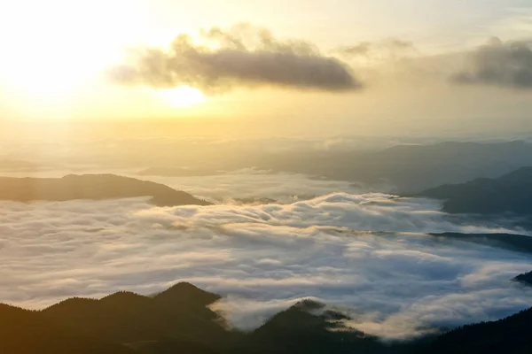 Fantastic View Mountain Valley Covered Low White Puffy Snow Clouds — Stock Photo, Image