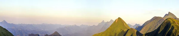 Het Berglandschap Van Karpaten Zomer Panoramisch Uitzicht Zonsondergang Oekraïne Bergen — Stockfoto