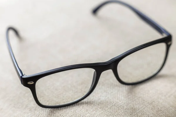 Czytanie Okulary Modne Okulary Białym Tle Tło Niewyraźne Czarno Białych — Zdjęcie stockowe