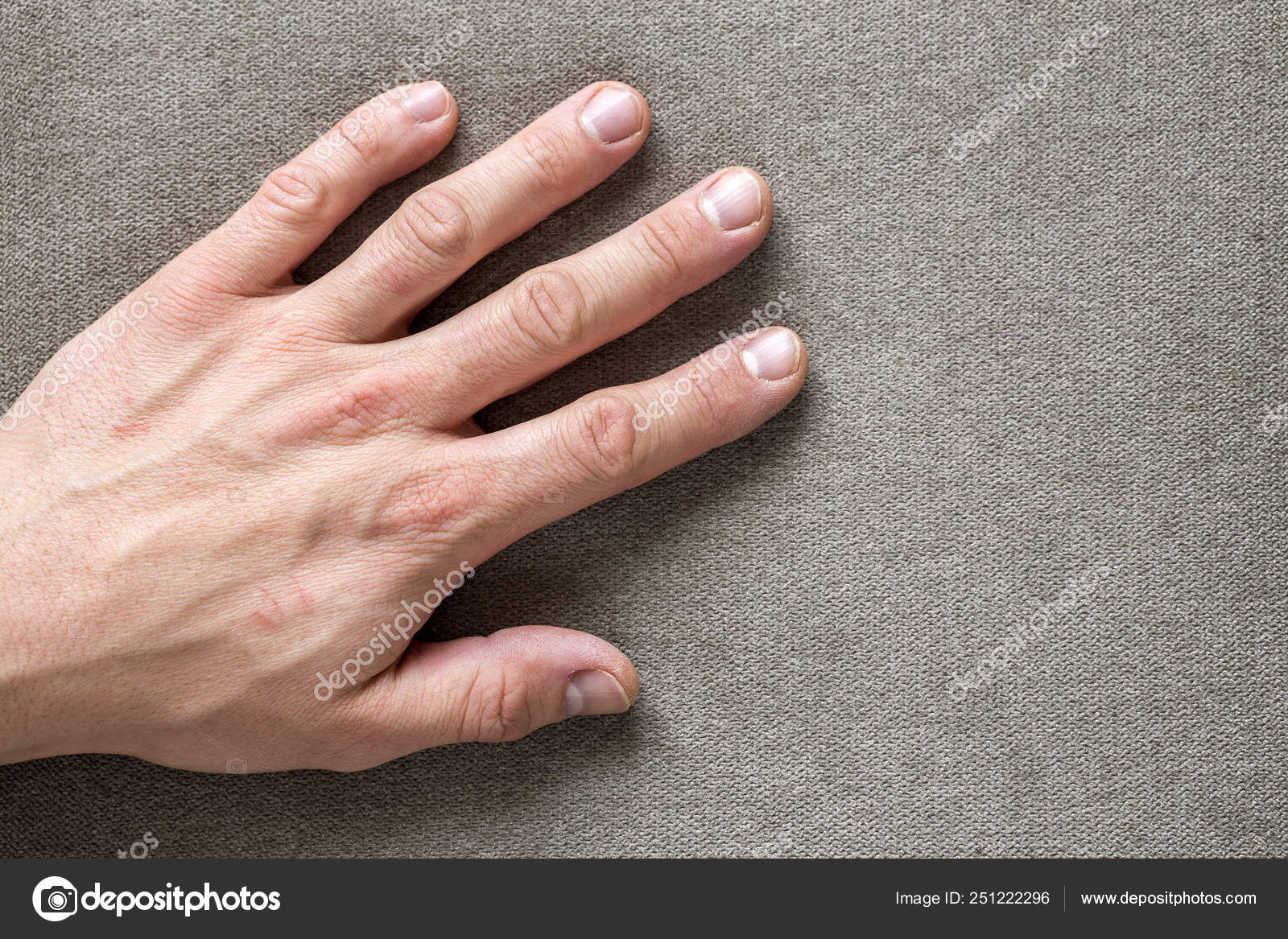 Ковид пальцы. Мужские пальцы. Мужские руки с длинными пальцами. Широкая мужская ладонь.