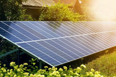 Yakın çekim yüzey yaktı modern verimli kaydetme stand - güneş tarafından al