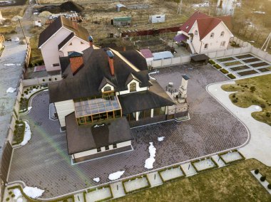 Yeni Konut ev yazlık shingle ro ile hava Üstten Görünüm