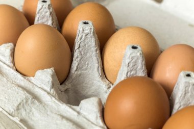 Mutfak Masa ışık polis üzerinde açık karton yumurta kartonu tavuk yumurta