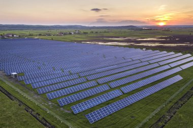 Mavi güneş fotoğraf voltaik paneller sistemi üreten yenilenebilir temiz