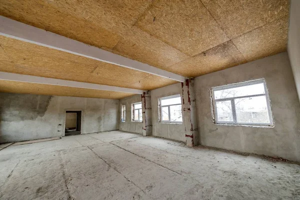 Appartement ou maison inachevé grande chambre loft en reconstruction — Photo