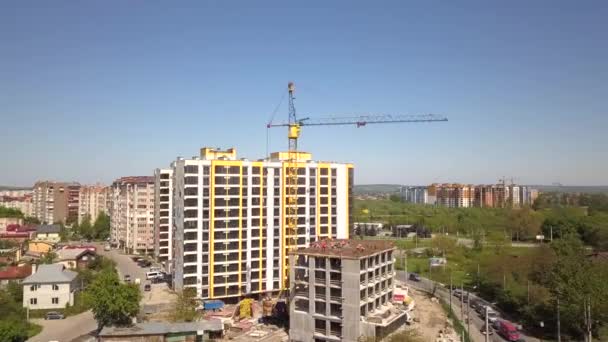 Guindaste Torre Industrial Alta Canteiro Obras Novo Edifício Residencial — Vídeo de Stock