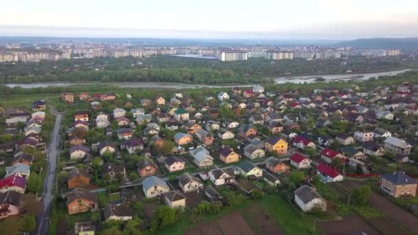 都市の住宅地のトップの空中ビュー — ストック動画