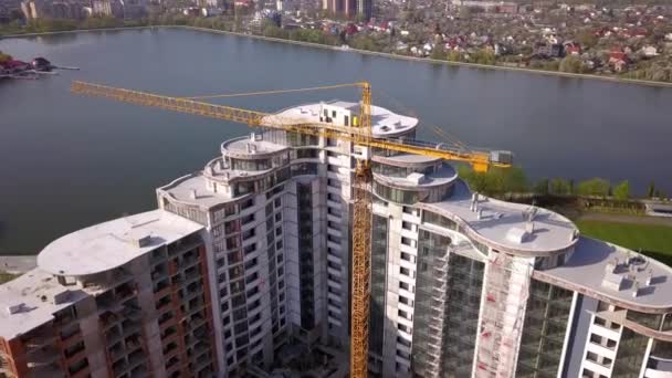 Guindaste Torre Industrial Alta Canteiro Obras Novo Edifício Residencial — Vídeo de Stock