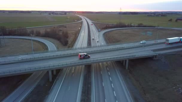 Widok Lotu Ptaka Skrzyżowanie Autostrady Poruszającymi Się Samochodami — Wideo stockowe