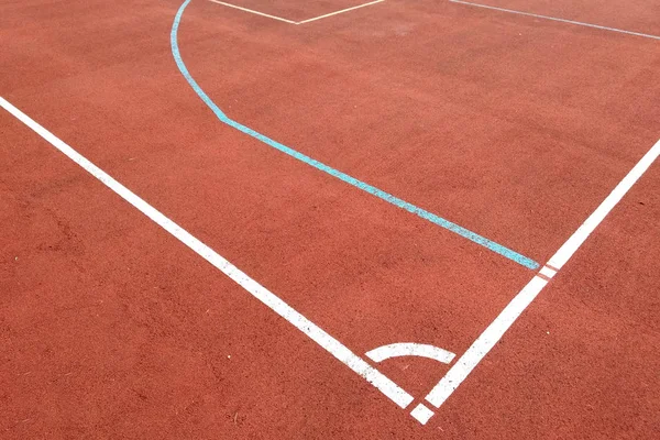 Close-up de linhas de marcação branca da quadra de basquete ao ar livre . — Fotografia de Stock