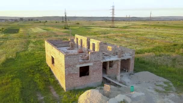 Luchtfoto Nieuwe Bakstenen Onvoltooide Huis Aanbouw — Stockvideo