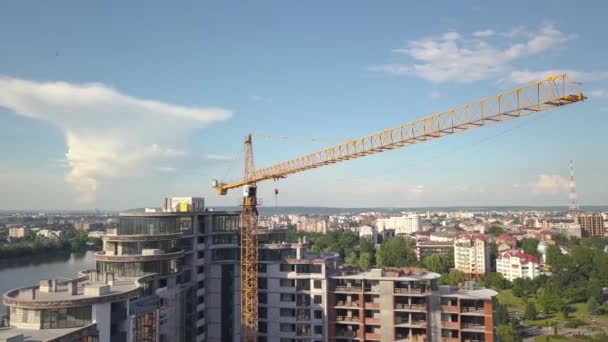 Flygfoto Nya Bostadshus Uppförande — Stockvideo