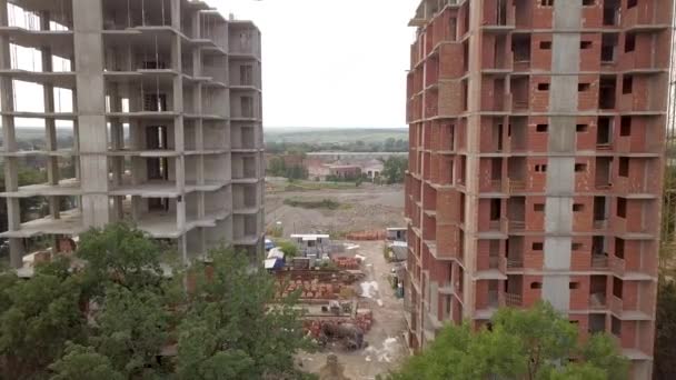 Vista Aérea Grúa Torre Edificio Residencial Construcción — Vídeo de stock