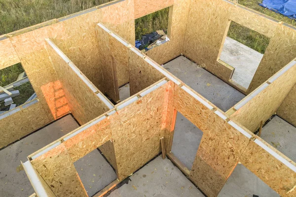 Pembangunan rumah modular baru dan modern. Dinding terbuat dari co — Stok Foto