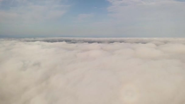 Luchtbeelden Van Vlucht Boven Witte Gezwollen Wolken — Stockvideo