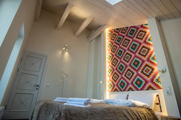 Intérieur Une Spacieuse Chambre Hôtel Avec Linge Frais Sur Grand — Photo