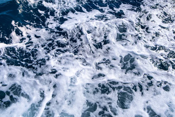 Luftaufnahme Der Meeresoberfläche Von Oben Nach Unten Weiße Schaumwellen Als — Stockfoto