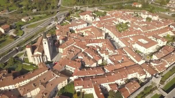Bovenaanzicht Vanuit Lucht Een Kleine Historische Stad Venzone Noord Italië — Stockvideo