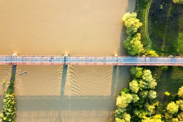 Luchtfoto Van Een Smalle Brug Die Zich Uitstrekt Modderige Brede — Stockfoto