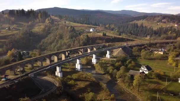 Veduta Aerea Vecchio Ponte Ferroviario Rovina Nella Città Vorokhta Nelle — Video Stock