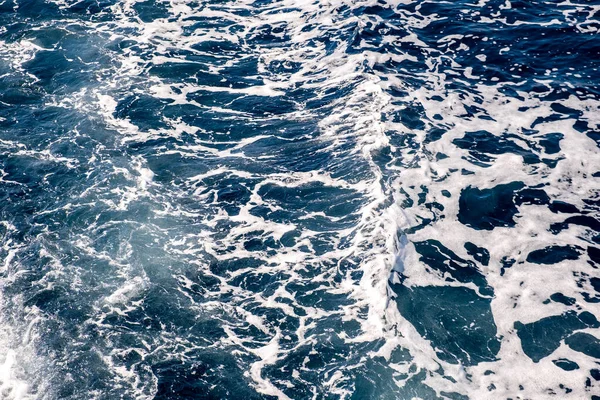 Bovenaanzicht Vanuit Lucht Het Zeewateroppervlak Witte Schuimgolven Textuur Als Natuurlijke — Stockfoto