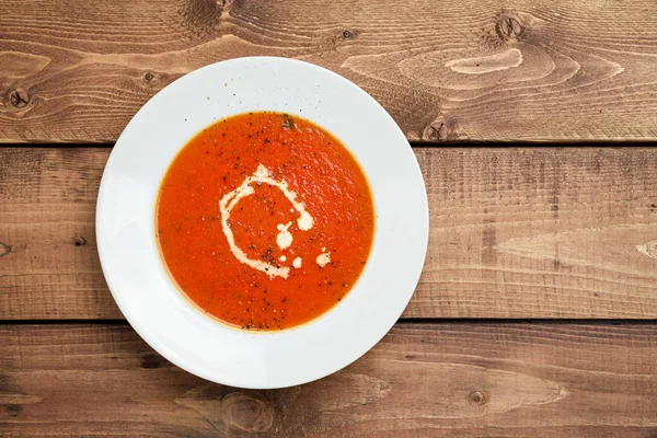Sopa de tomate vista de cima . — Fotografia de Stock