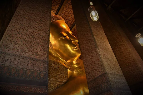 Μεγάλο Χρυσό Ανακλινόμενα Βούδα Άγαλμα Στον Watpho Ναό Μπανγκόκ Ταϊλάνδη — Φωτογραφία Αρχείου