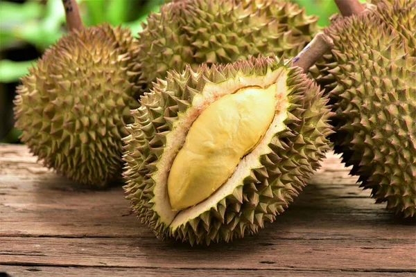 Durian Owoców Boczne Cięcia Wyświetlono Wewnątrz — Zdjęcie stockowe