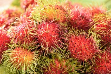 taze lambutan meyve yığını 