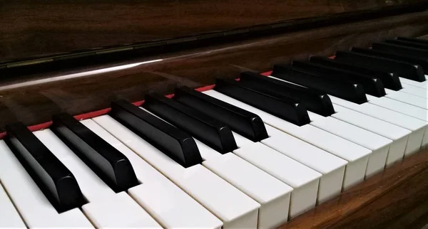 Πιάνο Μουσικό Όργανο Πληκτρολόγιο Κοντινά Πλάνα — Φωτογραφία Αρχείου
