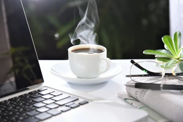 Café Chaud Sur Table Travail — Photo