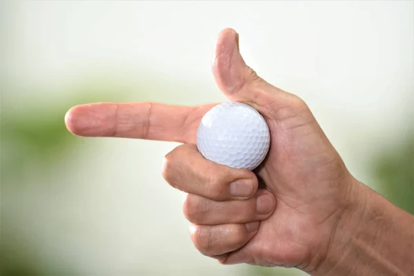 Golf Piłeczka Mężczyzna Podejmowania Ręka Ręka Staruszek Znak — Zdjęcie stockowe