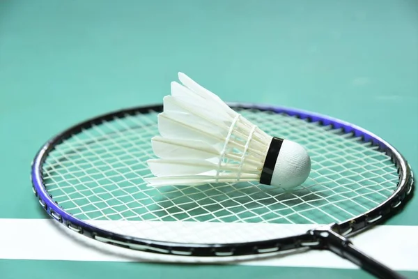 Badminton Racket Shuttlecock Closeup Green Court — Stock Photo, Image