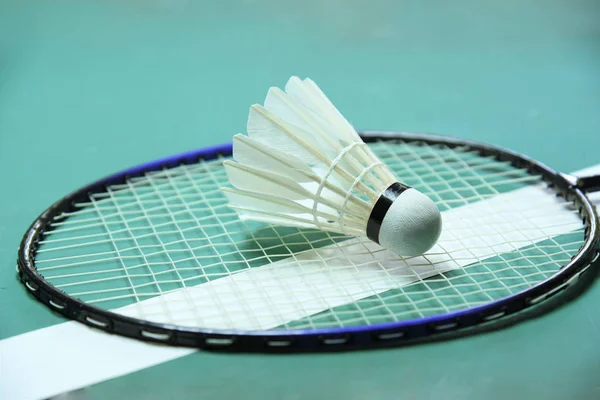 Badminton Racket Shuttlecock Closeup Green Court — Stock Photo, Image