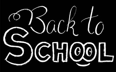 Tebeşir tarafından yazı okula geri döndü. Geri okul siyah beyaz vektör çizim için. Beyaz tebeşir başa kara tahta üzerinde okul yazıt. Eylül sınıf çalışma başlar. Geri okul mesaj