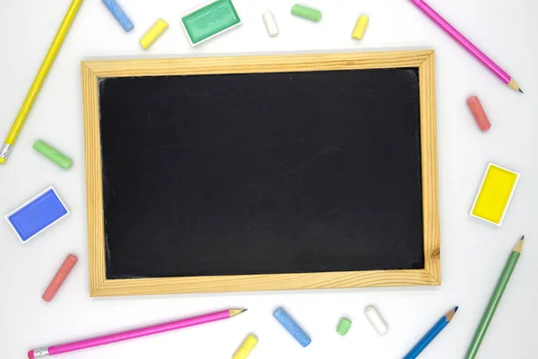 Empty Chalkboard Art Supplies White Background Blackboard Colorful Chalk Flat — Stock Photo, Image