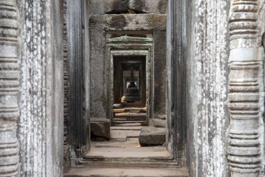 Antik Hindu Tapınağı iç dekor, Angkor Wat, Kamboçya. Preah Khan tapınak iç dekor. Khmer mirası mimarisi detay-Hindu Stupa Anıtı ile Galeri. Angkor Wat gezi fotoğrafı.