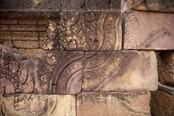 Pedra Esculpida Baixo Relevo Templo Banteay Srei Angkor Wat Camboja — Fotografia de Stock