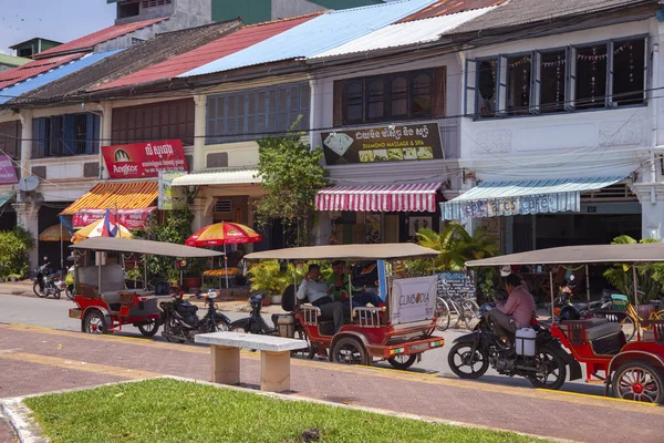 Kampot Kamboçya Nisan 2018 Fransız Sömürge Binası Khmer Insanların Günlük — Stok fotoğraf