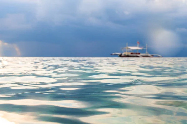 Blue Sea Sky Perspective Landscape Blurry Fishing Boat Background Open — Stock Photo, Image