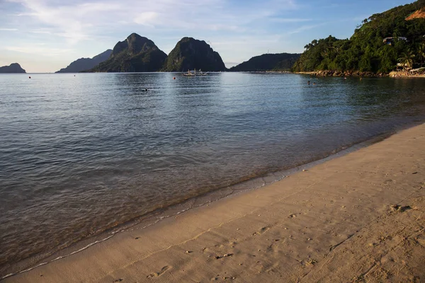 Tropical Island Sand Beach Seaside Landscape Sea View Distant Mountain — Stock Photo, Image