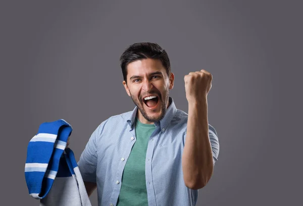 Porträt Eines Jungen Bärtigen Sportfans Mit Blauem Schal Der Vereinzelt — Stockfoto