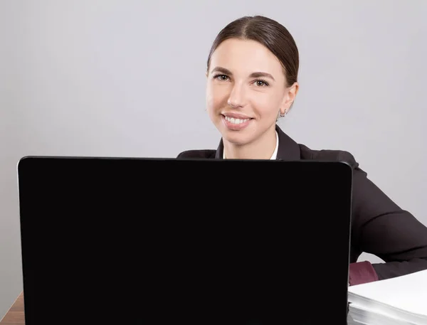 Cheerful Business Woman Sitting Desk Papers Books Using Laptop — Stock Photo, Image