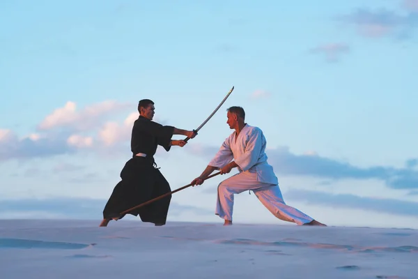 Concentrated Men Japanese Clothes Practicing Martial Arts Traditional Japanese Weapon — Stock Photo, Image