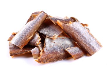 Beyaz arka planda biberli Gümüş Kehribar Balığı (izole edilmiş).