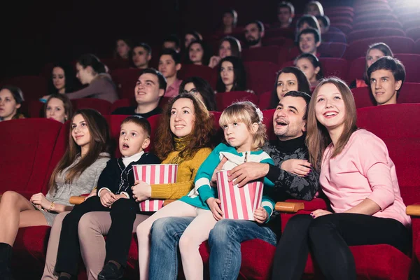 Lycklig Familj Filmen — Stockfoto