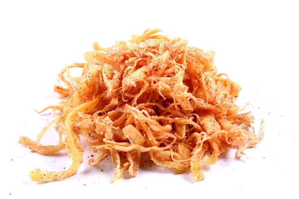 Beyaz arka planda biberli doğranmış mürekkep balığı (izole). Sn